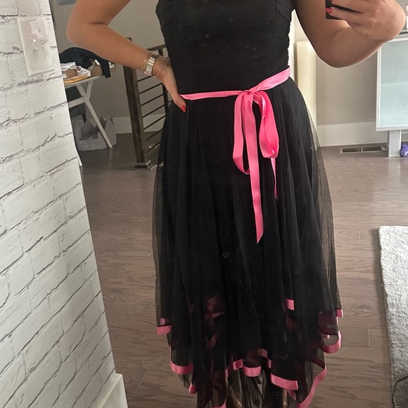 Cache Strapless Dress with Pink Ribbon Accents - Size 2 - Picture 5 of 5